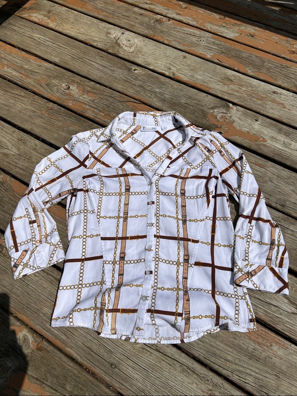 New York & Company White Button-Down Shirt with Brown and Gold Chain Print